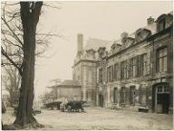 Château de Gabrielle d'Estrée : vue sur la cour, 19.1.1921