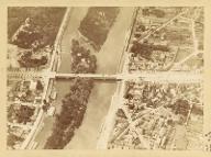 [Neuilly-sur-Seine : vue aérienne du pont de Neuilly et des communes avoisinantes]