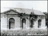 [Domaine de Sceaux : l'Orangerie : la façade sud côté est vers 1930 : partie centrale ]