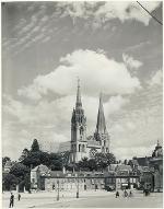 [Chartres : cathédrale : vue générale]