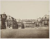 [Château de Versailles : façade sur la Cour Royale]